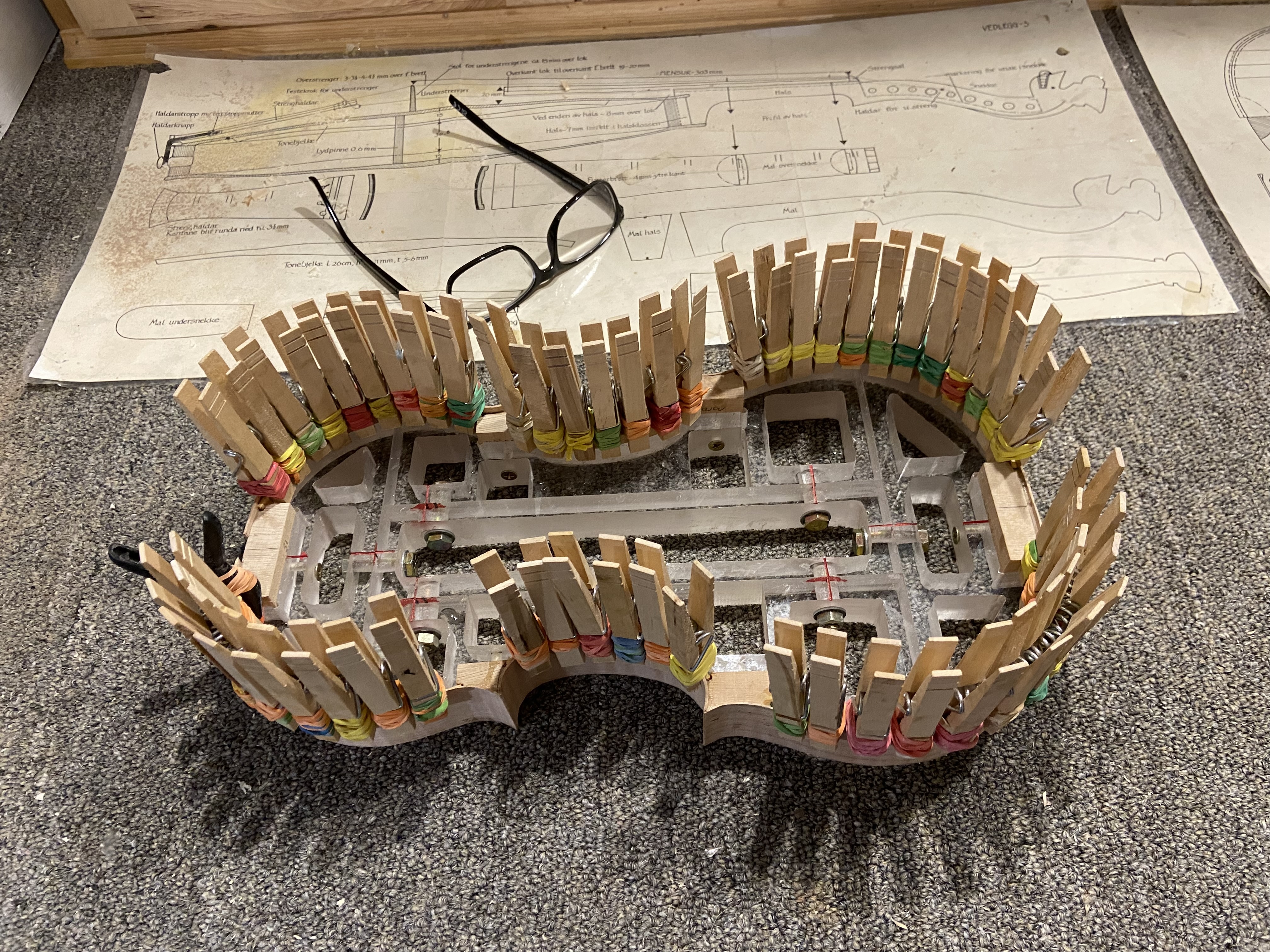 glueing edge support to ribs